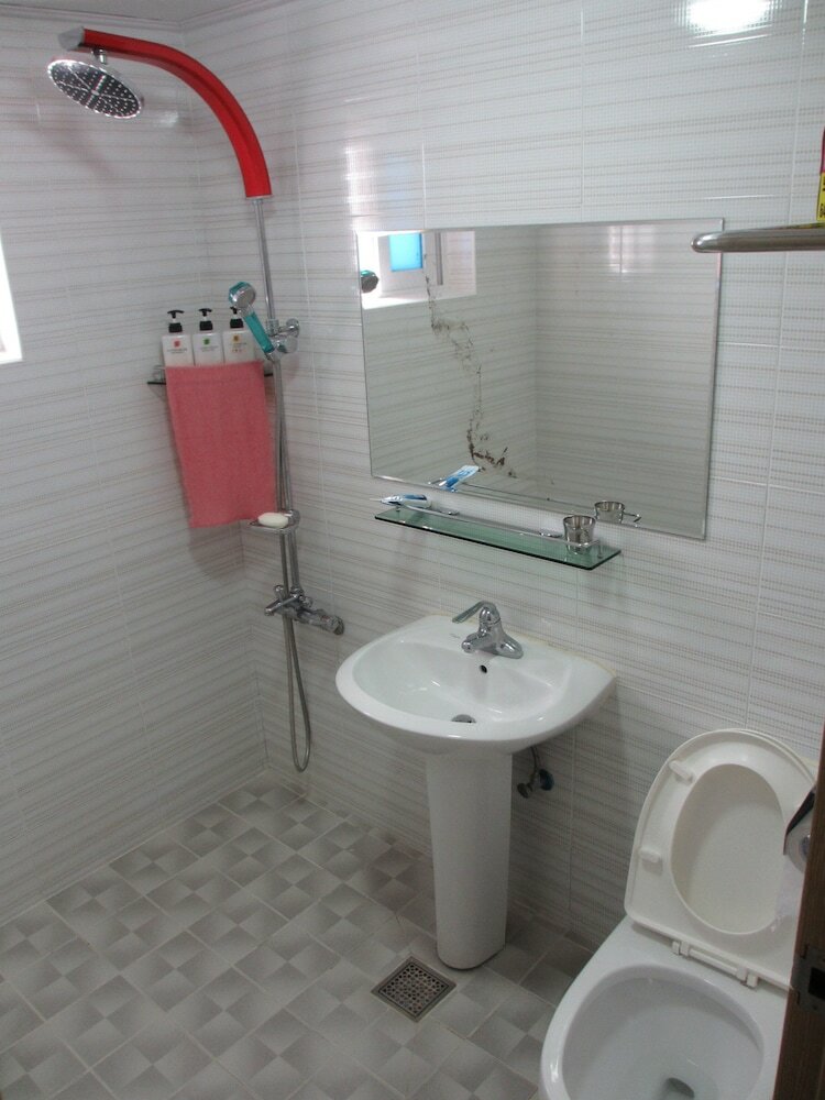 Hostal Moiri Guesthouse - Hostel
