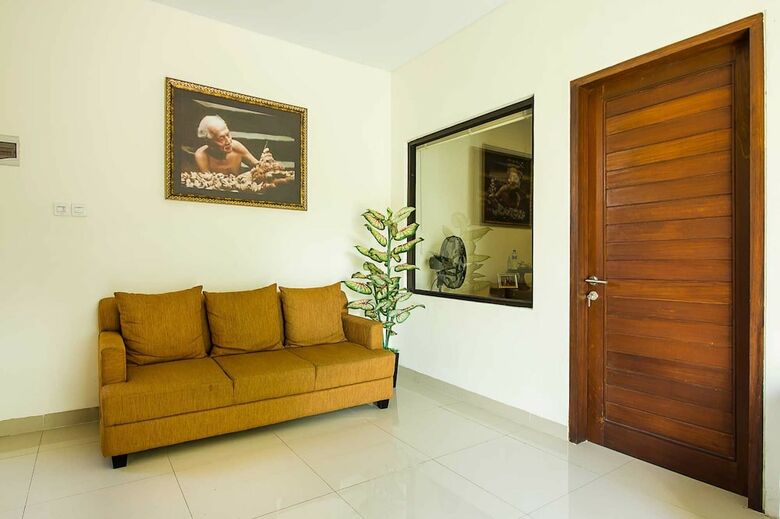 Hotel Tri Homestay Kuta