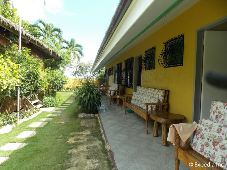 Hotel Baluarte De Argao Beach Resort