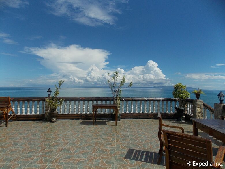 Hotel Baluarte De Argao Beach Resort