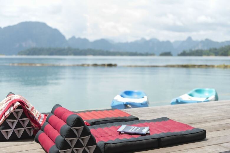 Hotel 500 Rai Khao Sok Floating Resort