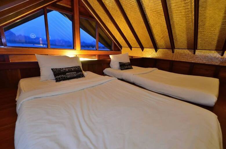 Hotel 500 Rai Khao Sok Floating Resort