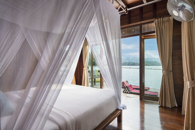Hotel 500 Rai Khao Sok Floating Resort
