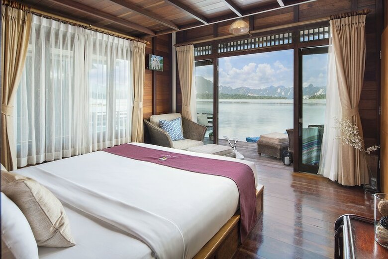 Hotel 500 Rai Khao Sok Floating Resort