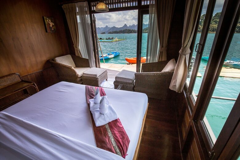 Hotel 500 Rai Khao Sok Floating Resort