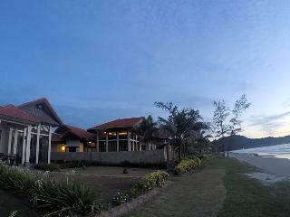 Apartamentos Sabah Beach Villas & Suites