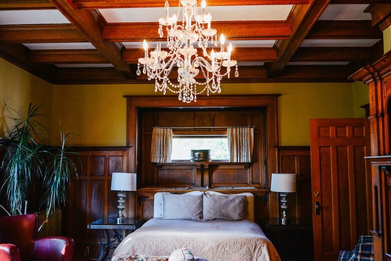 Dashwood Manor Seaside Bed & Breakfast