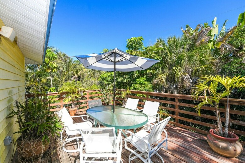 Banana Cabana And Cottage By Beachside Management