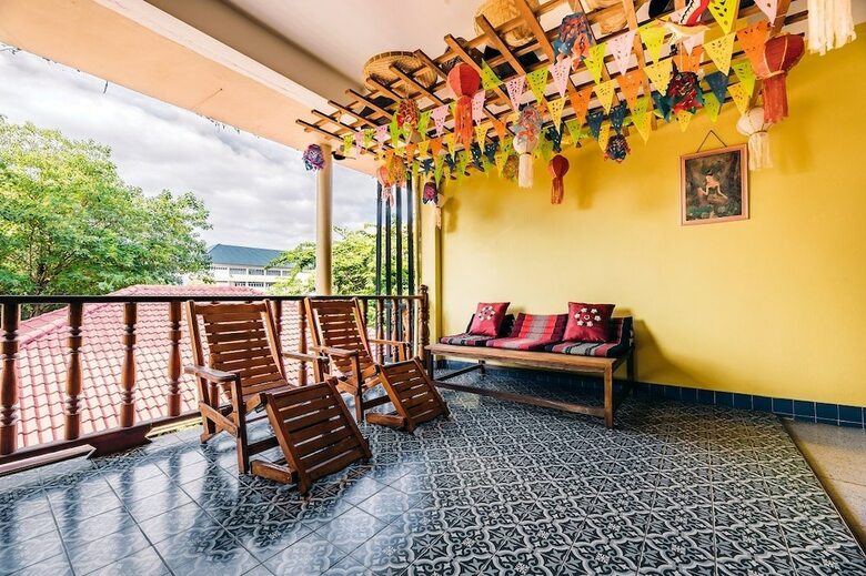 Hotel At Phra Sing