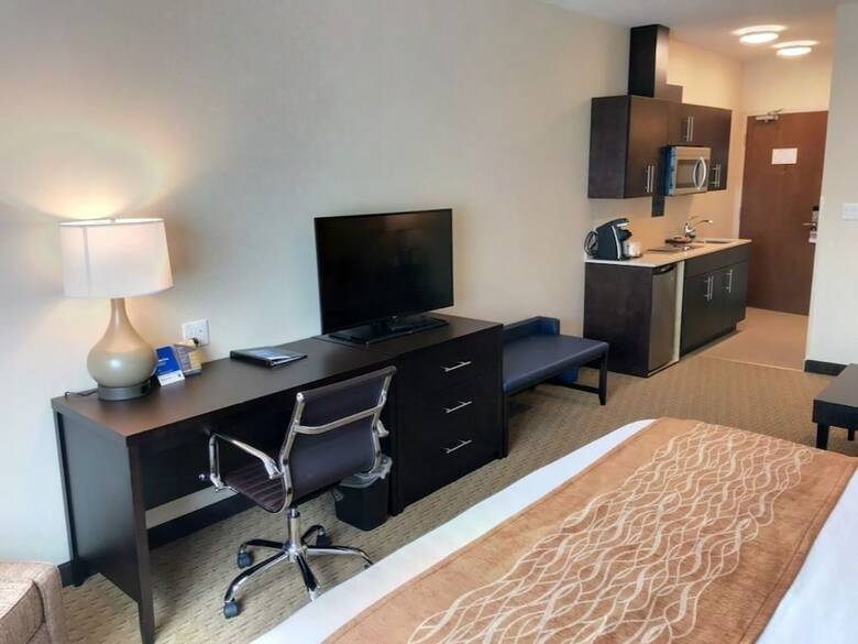 Hotel Comfort Inn & Suites