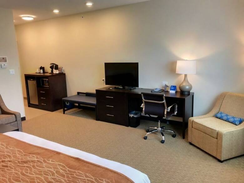 Hotel Comfort Inn & Suites