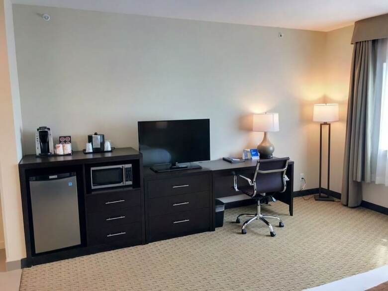 Hotel Comfort Inn & Suites