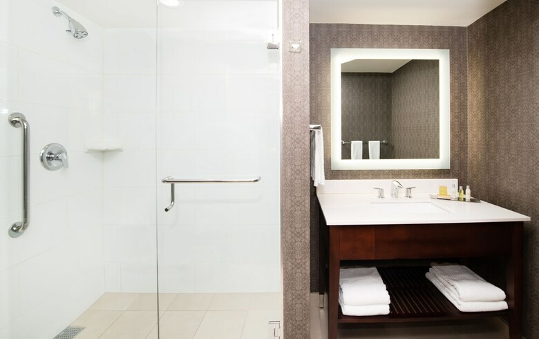 Doubletree By Hilton Hotel And Suites Charleston Airport