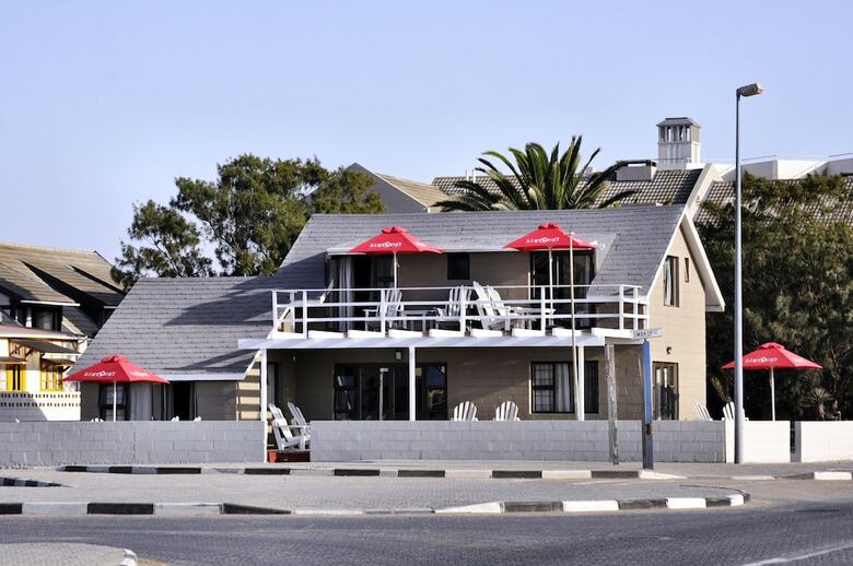 Swakopmund Sands Hotel & Cottage