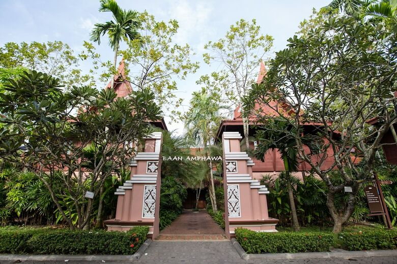 Hotel Baan Amphawa Resort & Spa