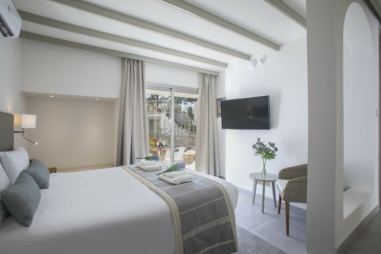 Leonardo Plaza Cypria Maris Beach Hotel & Spa