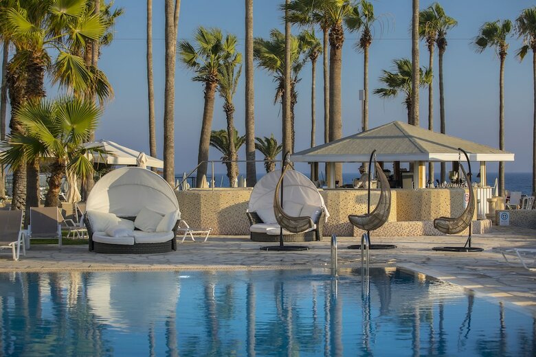 Leonardo Plaza Cypria Maris Beach Hotel & Spa