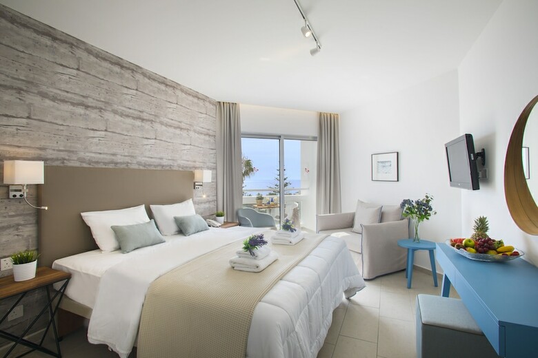 Leonardo Plaza Cypria Maris Beach Hotel & Spa