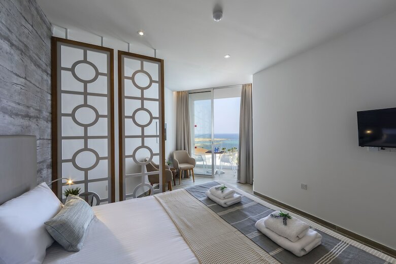 Leonardo Plaza Cypria Maris Beach Hotel & Spa