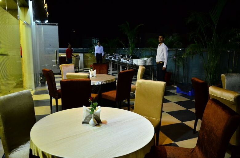 Hotel White Mushroom Jaipur V-inn