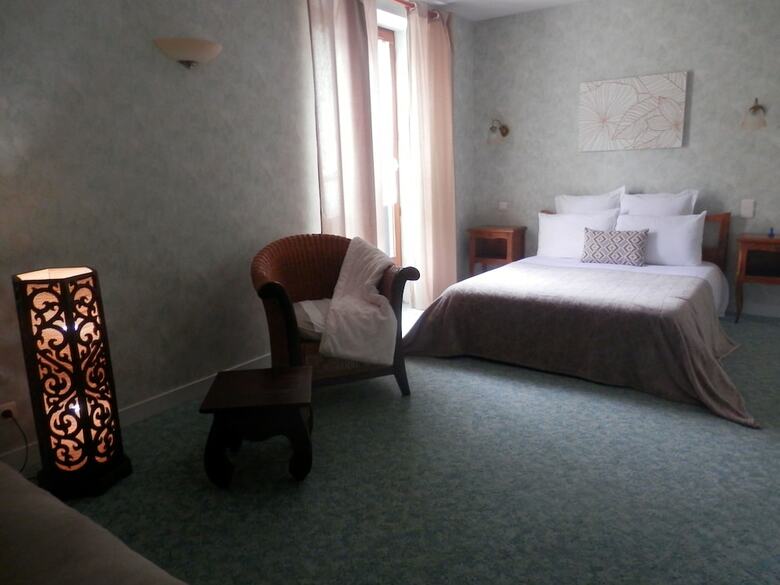 Bed & Breakfast Domaine de Lascaux - Chambres D'h�te