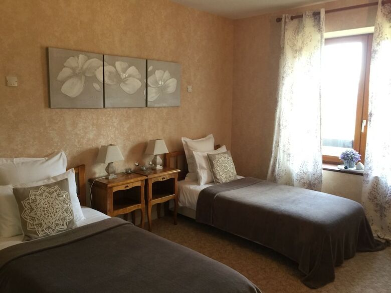 Bed & Breakfast Domaine de Lascaux - Chambres D'h�te