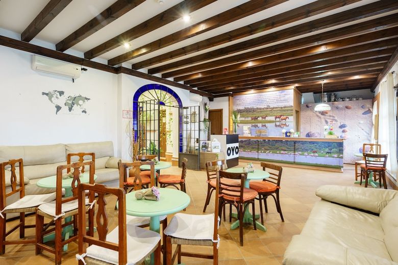 Hostal Oyo El Roc�o Azul