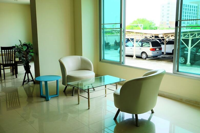 Hotel Larrivee