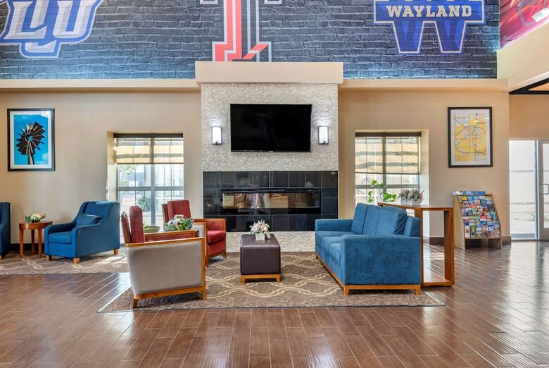 Hotel Comfort Suites University