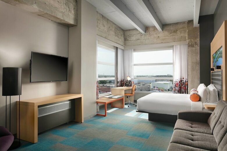 Hotel Aloft Miami Airport