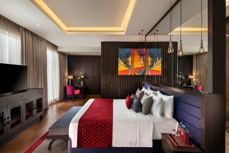 Sandal Suites Op. By Lemon Tree Hotels