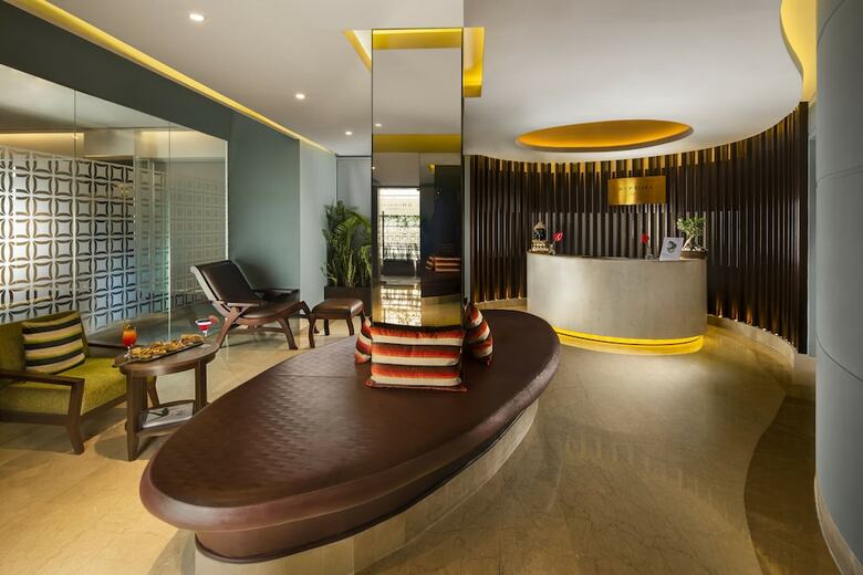 Sandal Suites Op. By Lemon Tree Hotels
