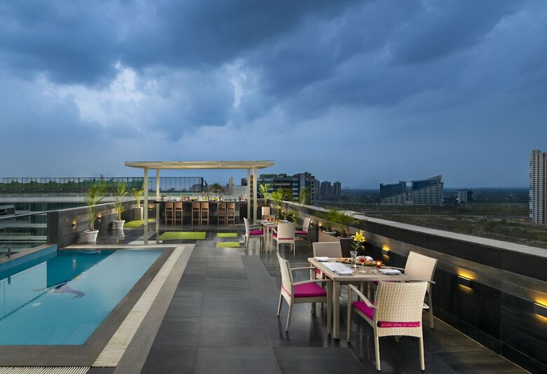 Sandal Suites Op. By Lemon Tree Hotels