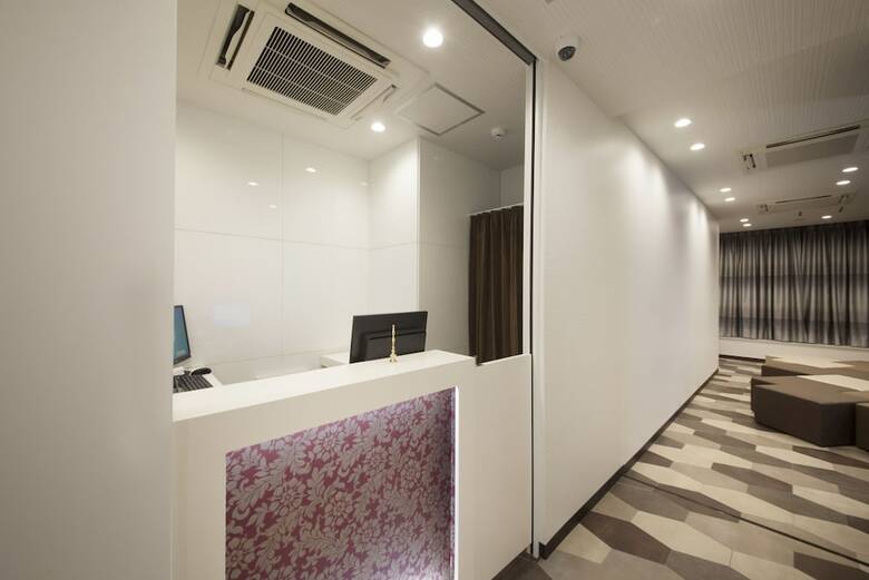 Centurion Ladies Hostel Ueno Park - Caters To Women
