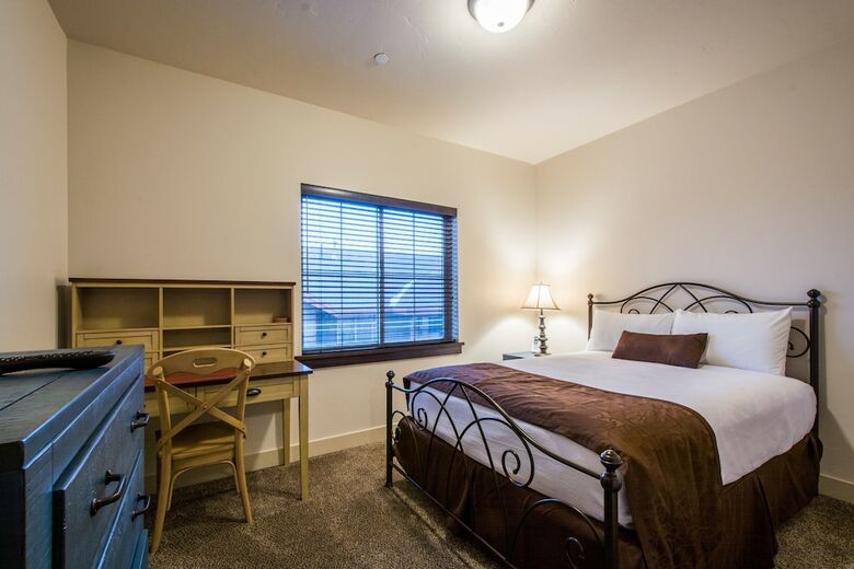 Bear Hollow Village By All Seasons Resort Lodging