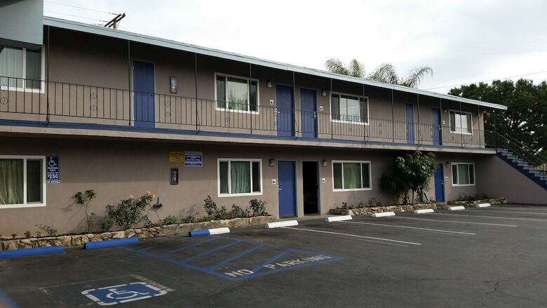 Motel Del Aire Inn