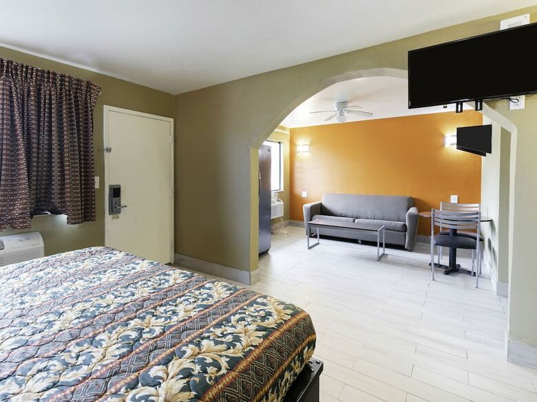 Motel Hotel Lake Charles Hwy 10
