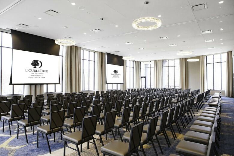 Hotel Doubletree By Hilton Minneapolis University Area