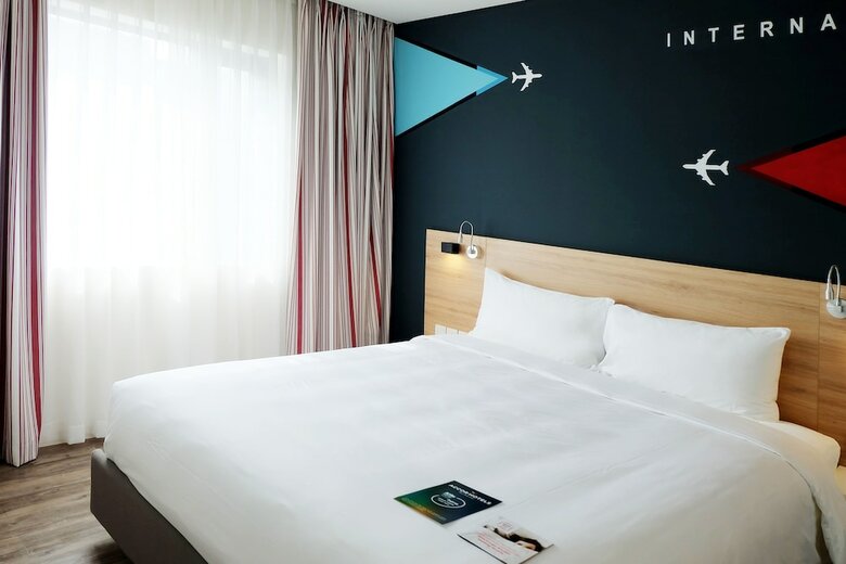 Hotel Ibis Saigon Airport