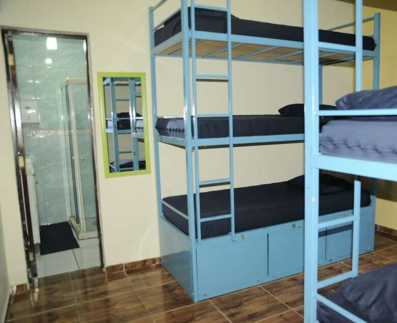 Hostal Le House Hostel