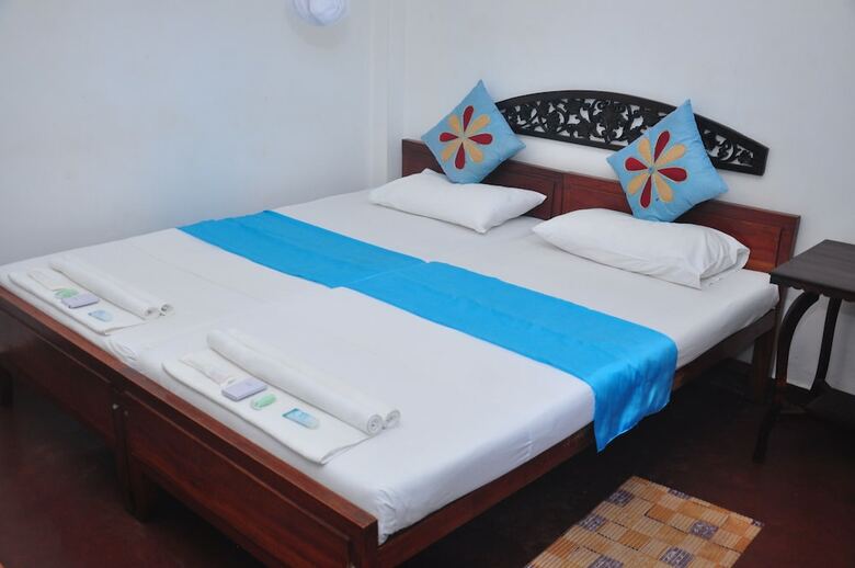 Hotel Blue Seas Tourist Guest House