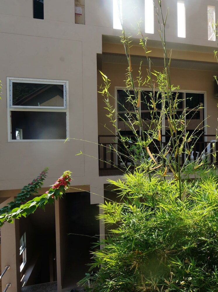 Kata Beachwalk Hotel And Bungalows
