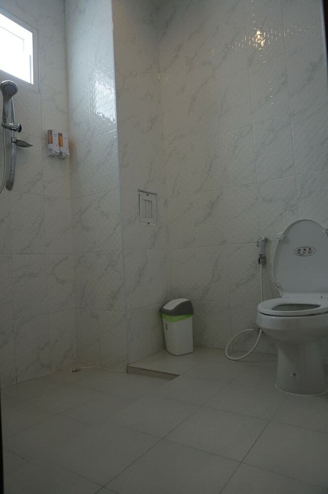 Kata Beachwalk Hotel And Bungalows