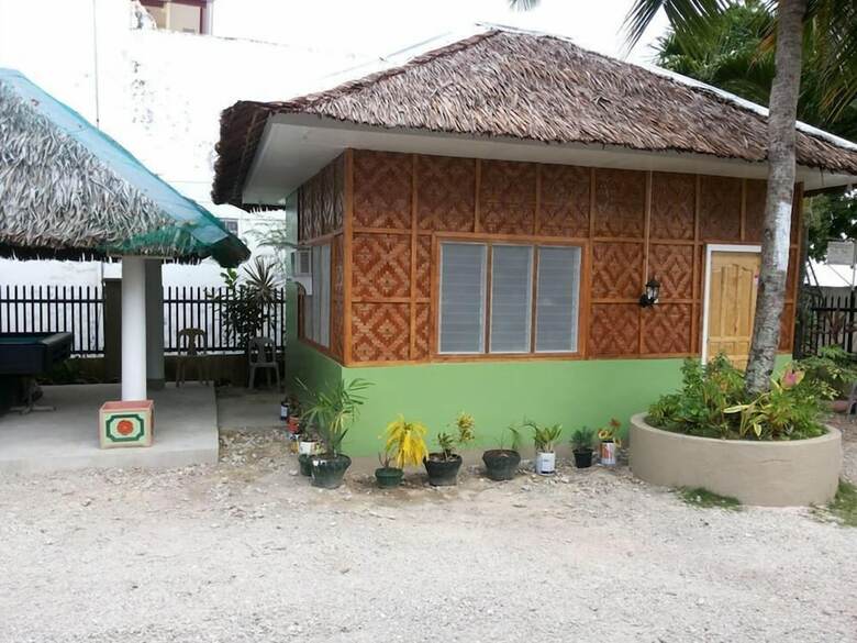 Bed & Breakfast Yak-yak Beach Home