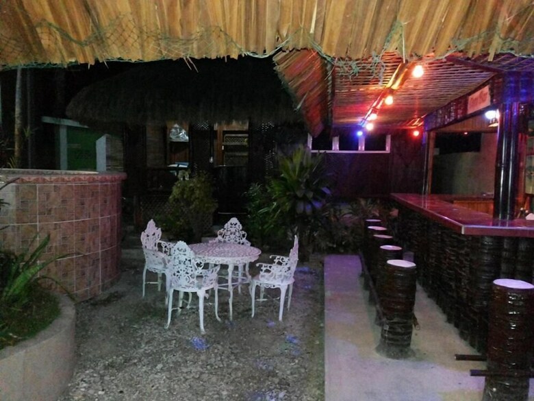 Bed & Breakfast Yak-yak Beach Home