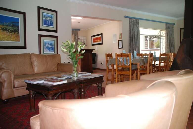 Hotel Woodmead Guest Lodge