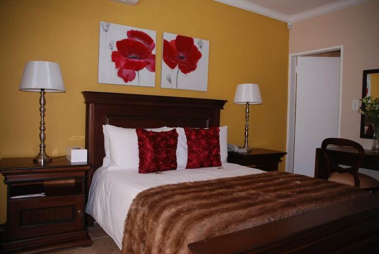Hotel Woodmead Guest Lodge