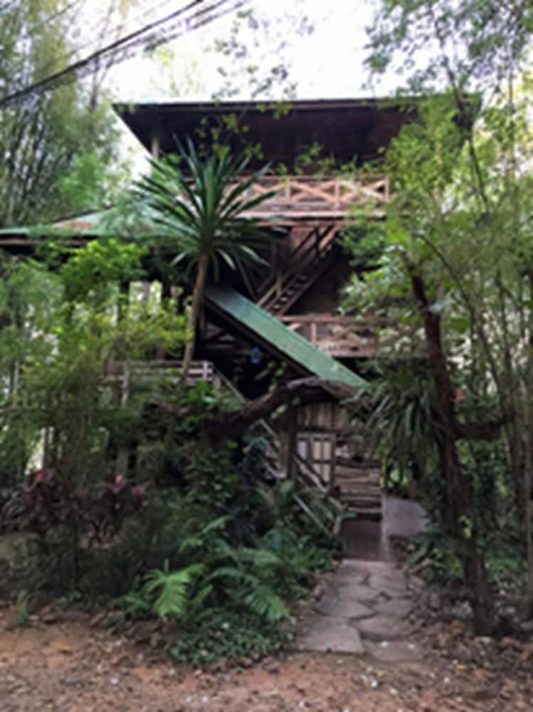 Hotel Mom Chailai Forest Retreat