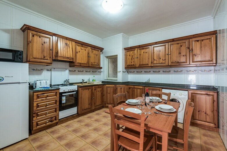 Spinola Bay Mansion Seafront Apartment