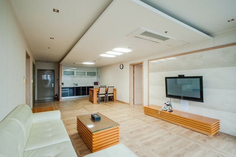 Pension Fantasia Condo
